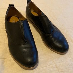 Black G.H. Bass & Co. slip on oxfords sz10